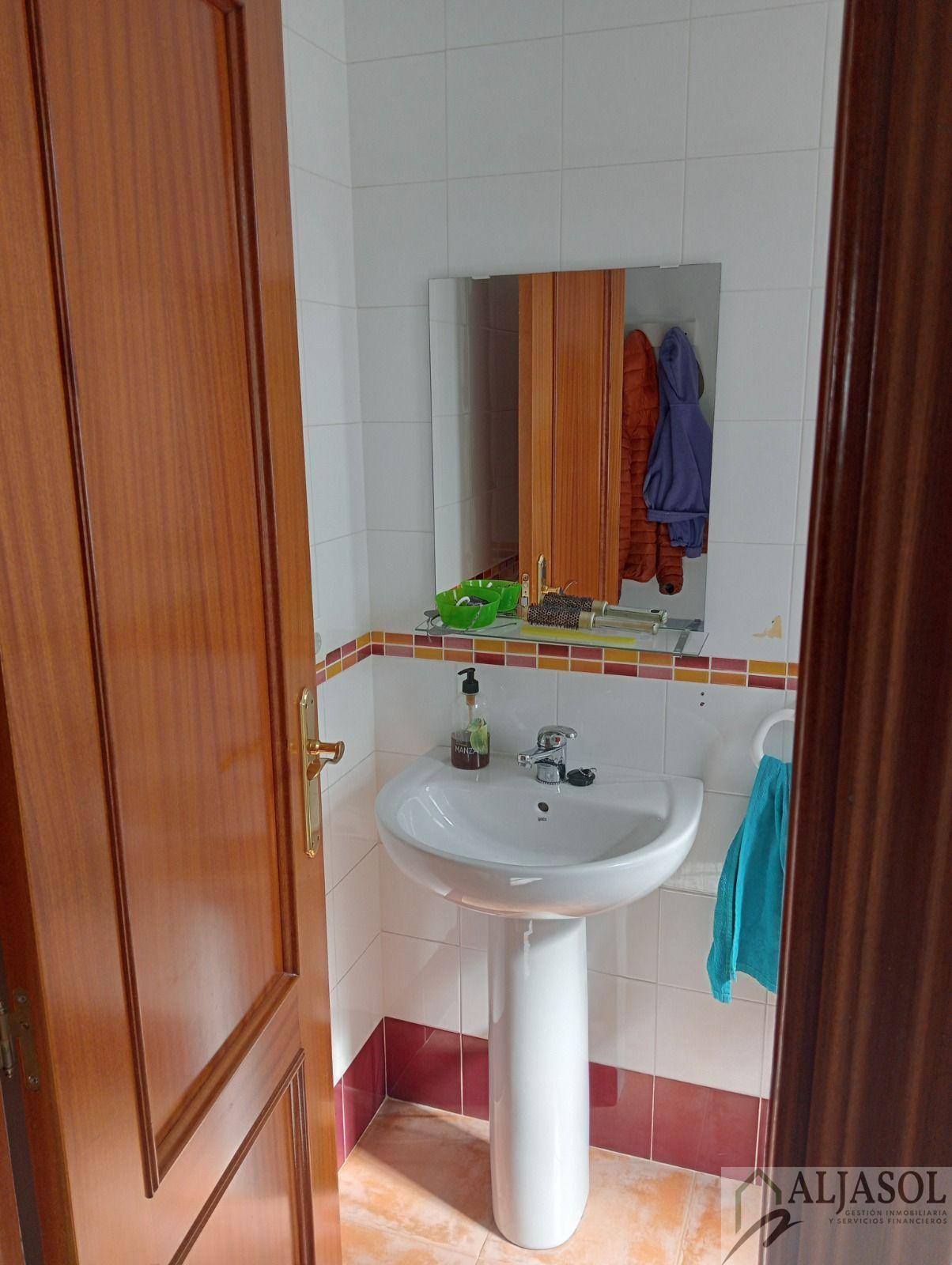 For sale of house in Santiponce