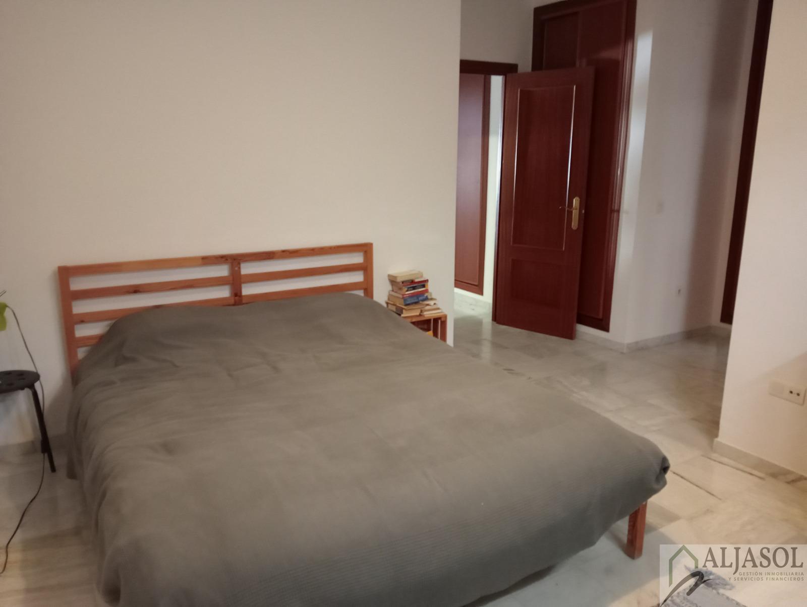 For sale of house in Santiponce