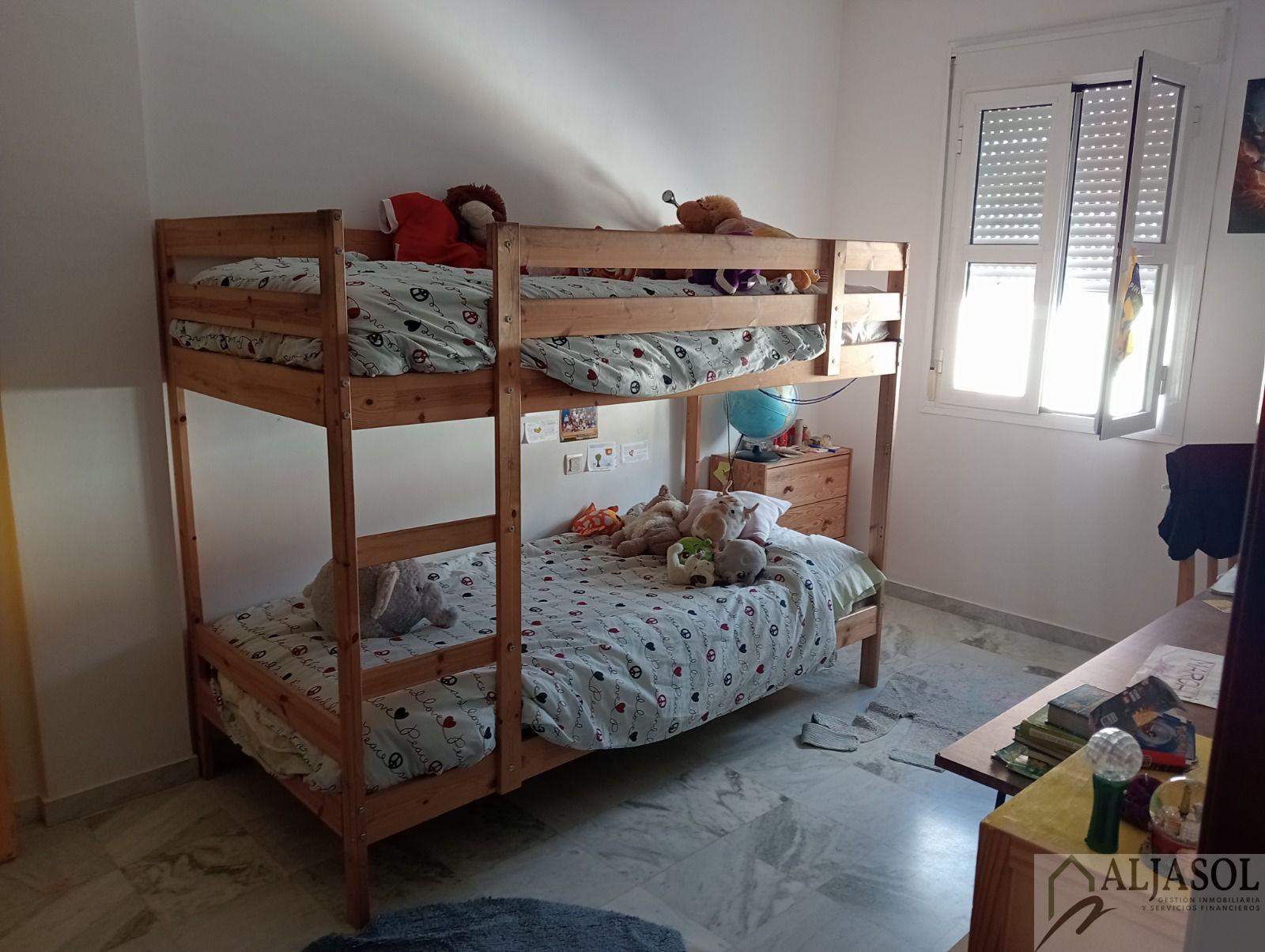 For sale of house in Santiponce