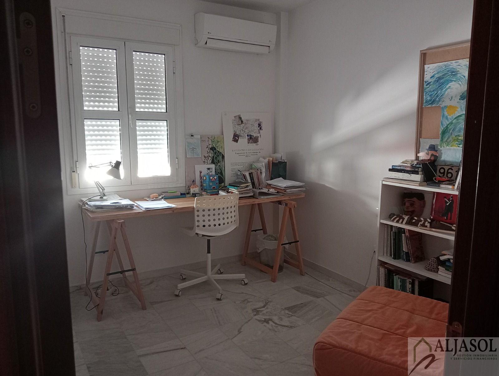 For sale of house in Santiponce