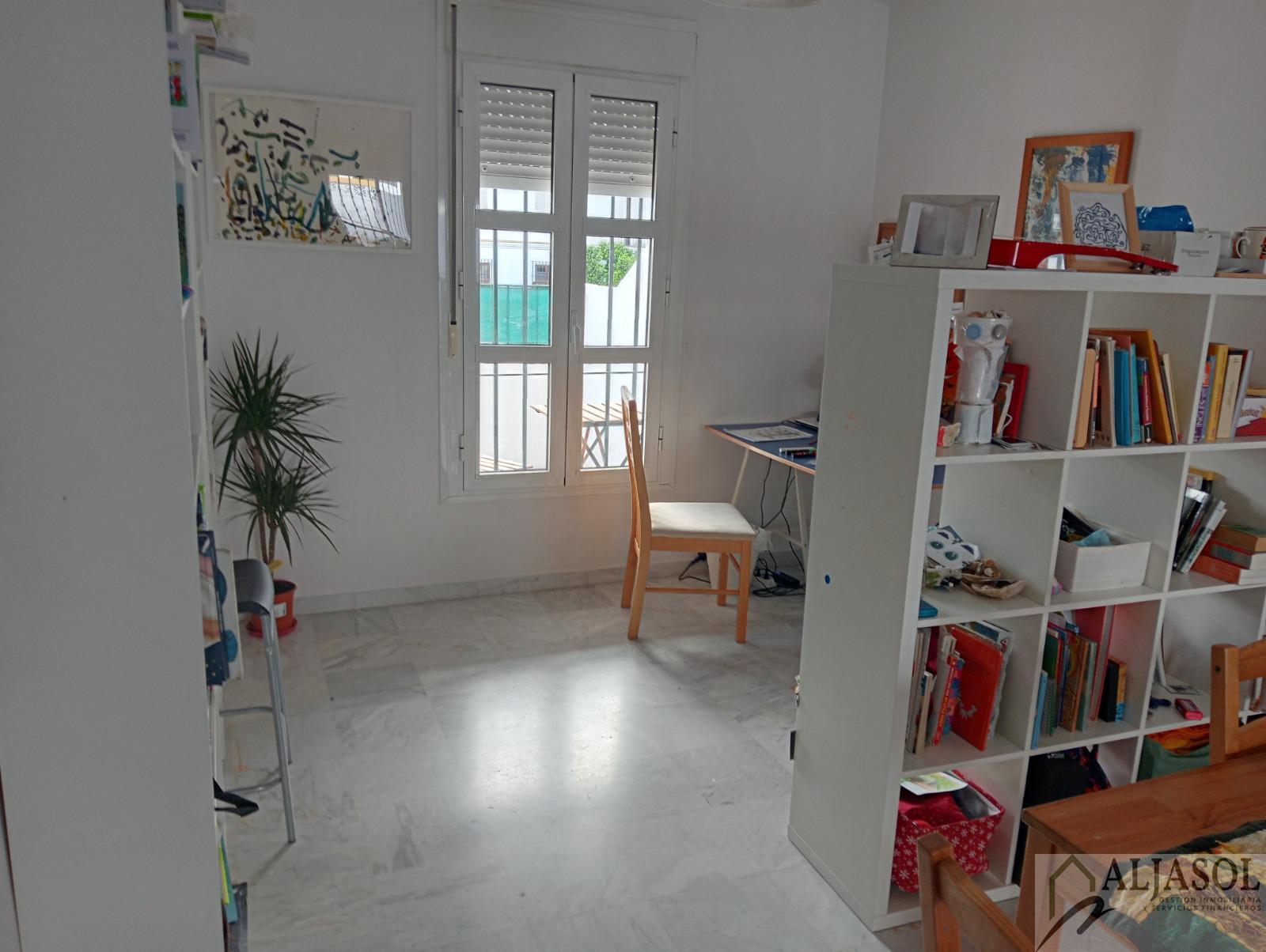 For sale of house in Santiponce