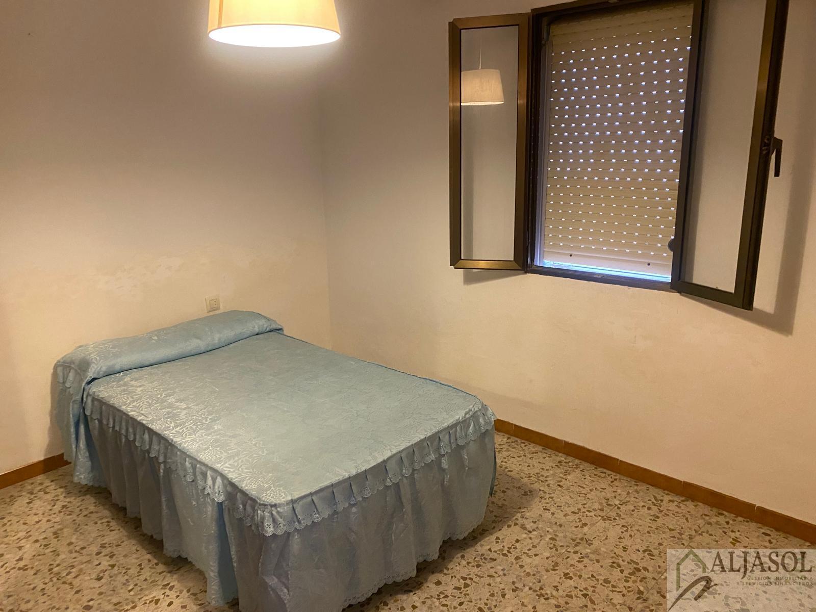 For sale of house in Salteras