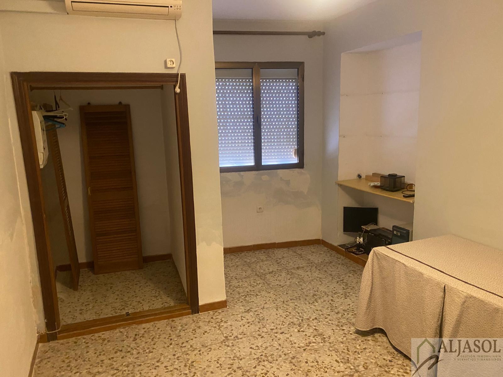 For sale of house in Salteras