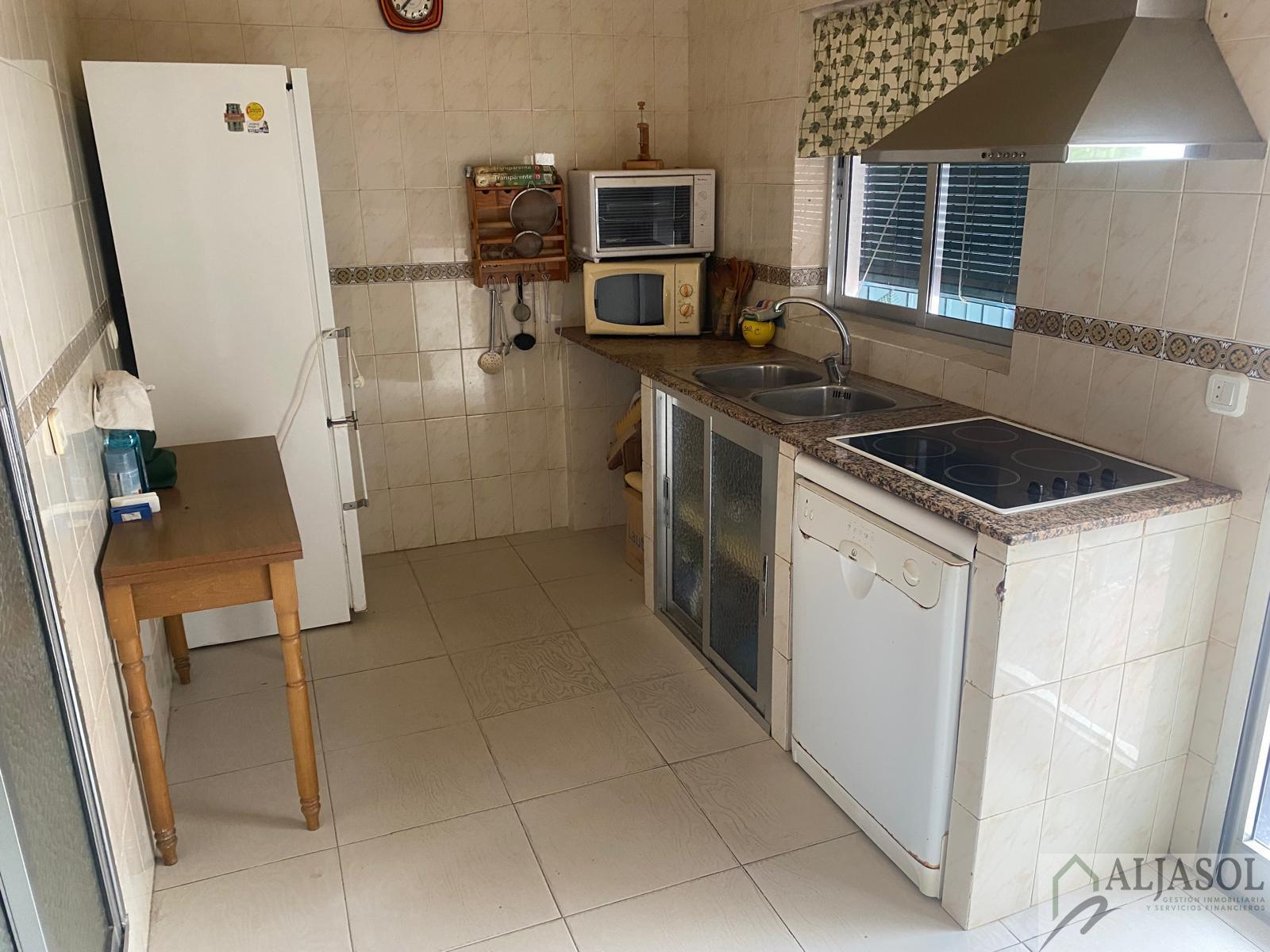 For sale of house in Salteras