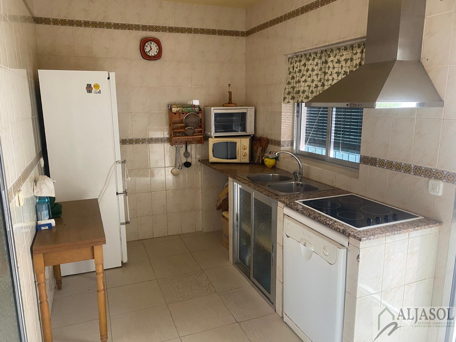 For sale of house in Salteras