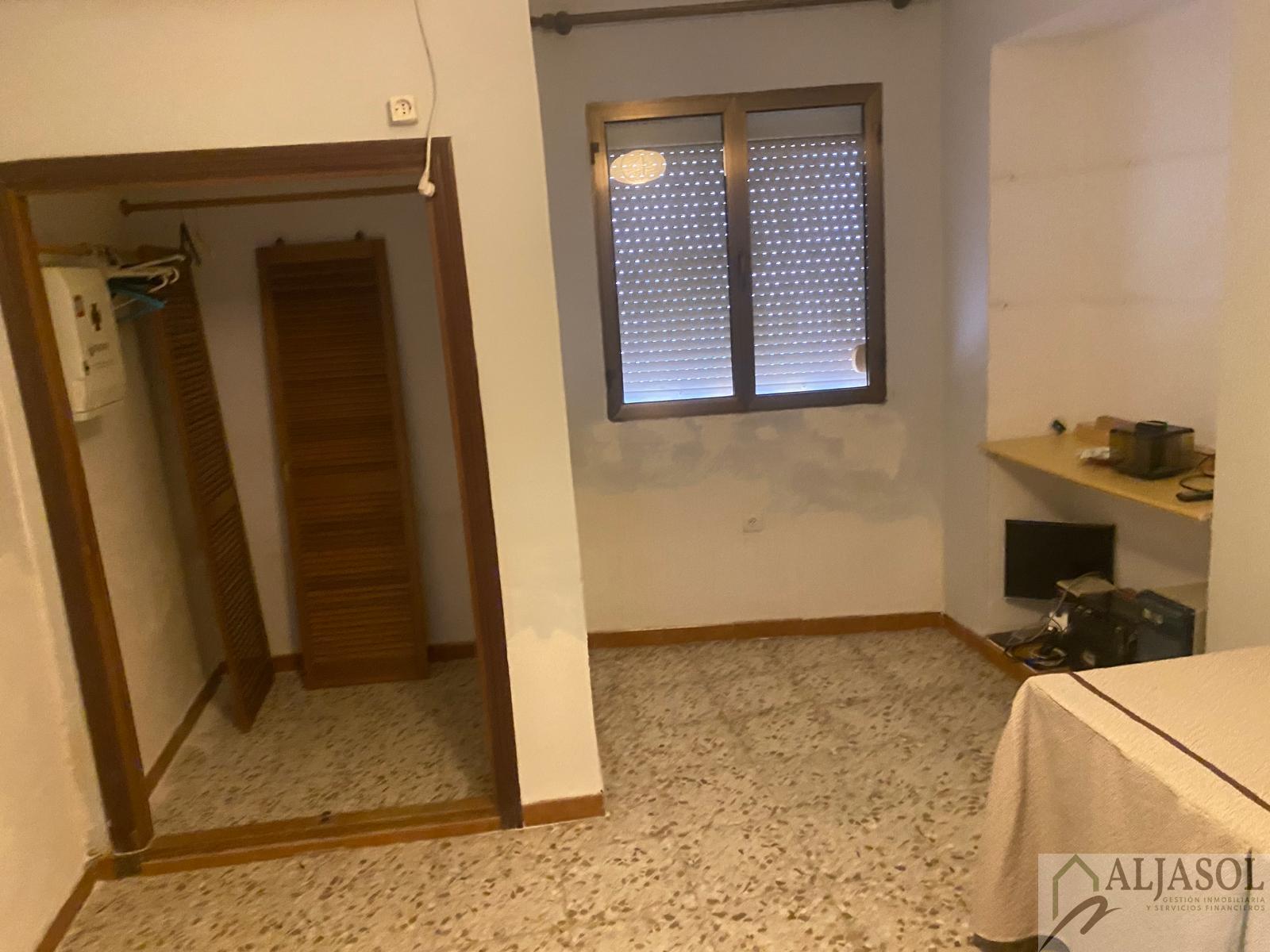 For sale of house in Salteras