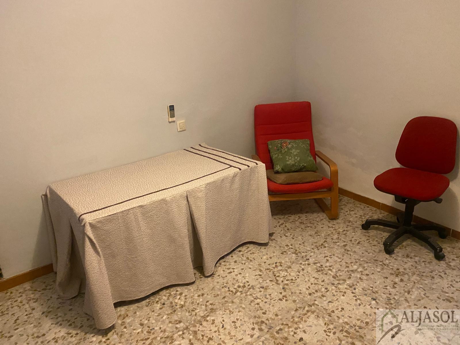 For sale of house in Salteras
