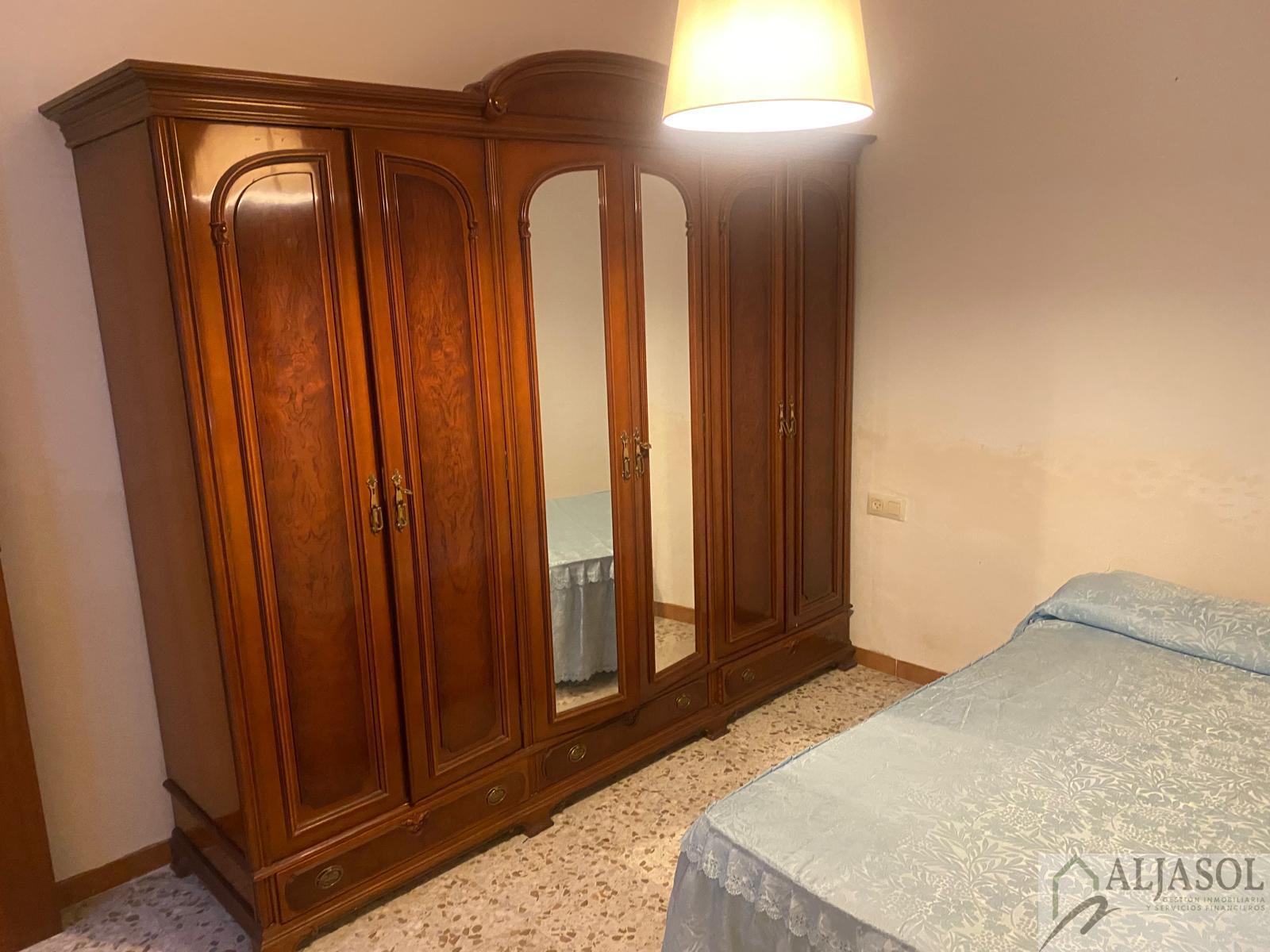 For sale of house in Salteras