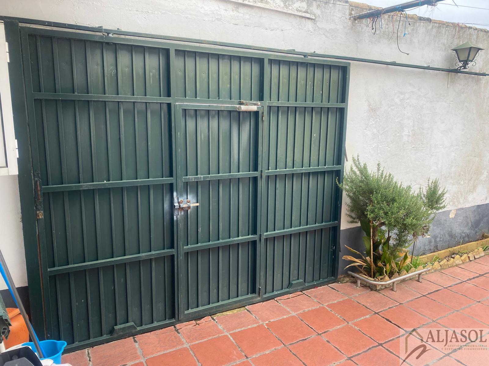 For sale of house in Salteras
