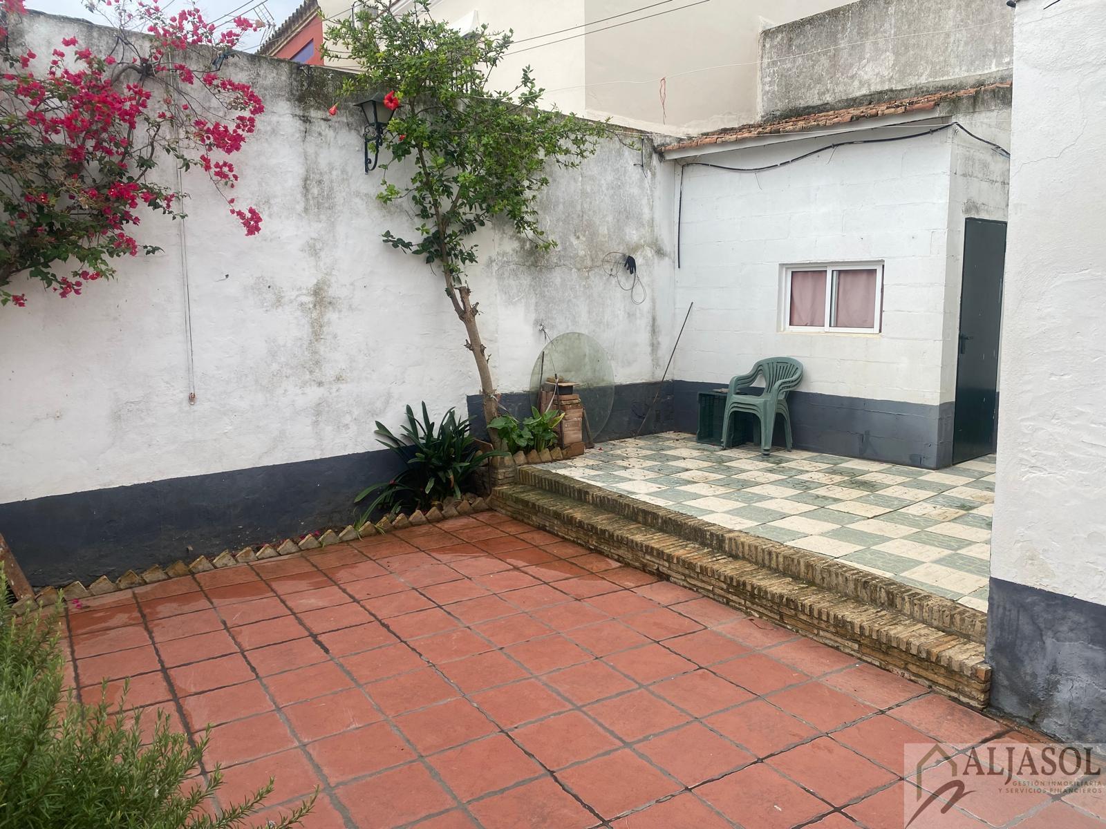 For sale of house in Salteras