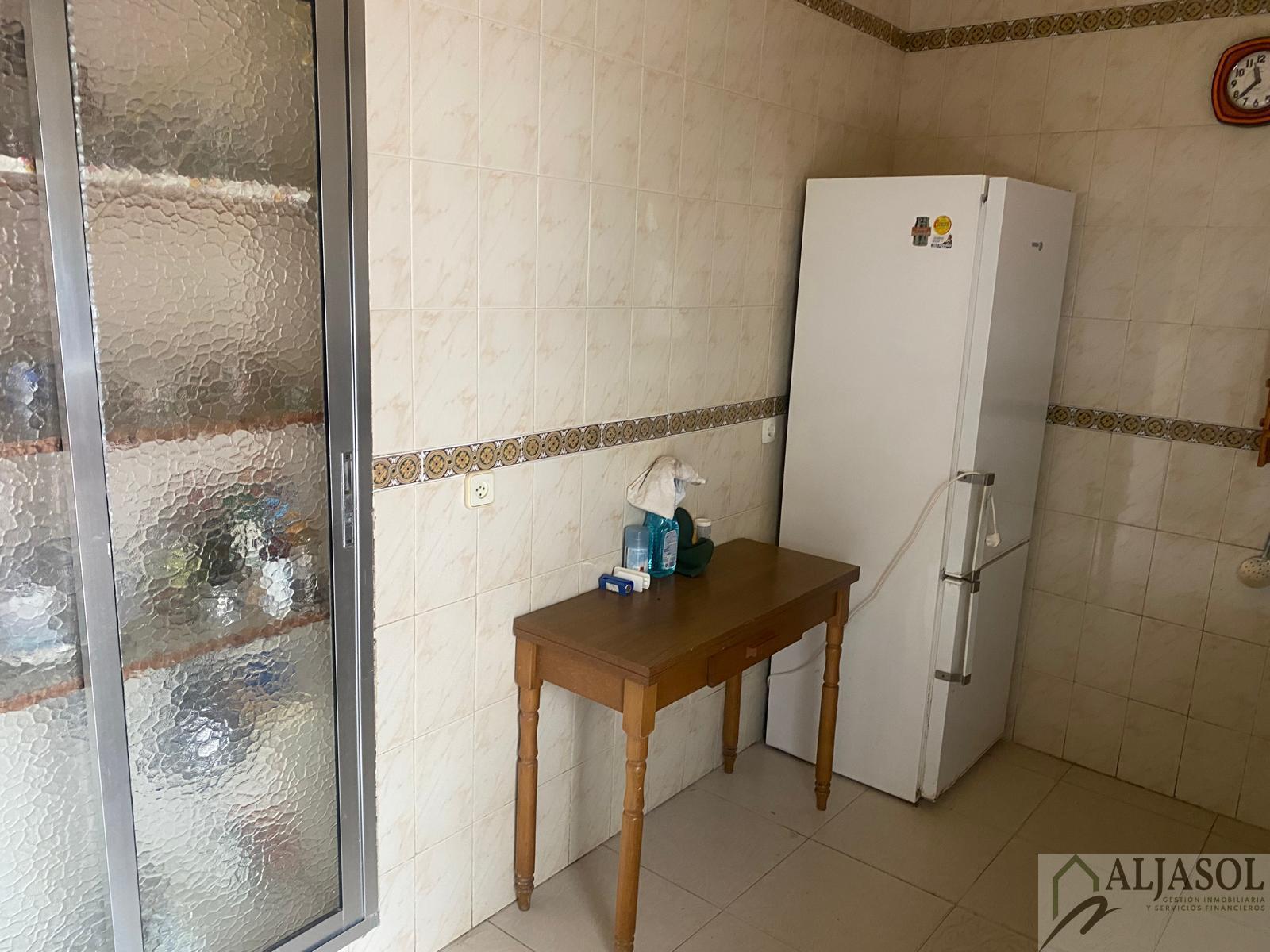 For sale of house in Salteras
