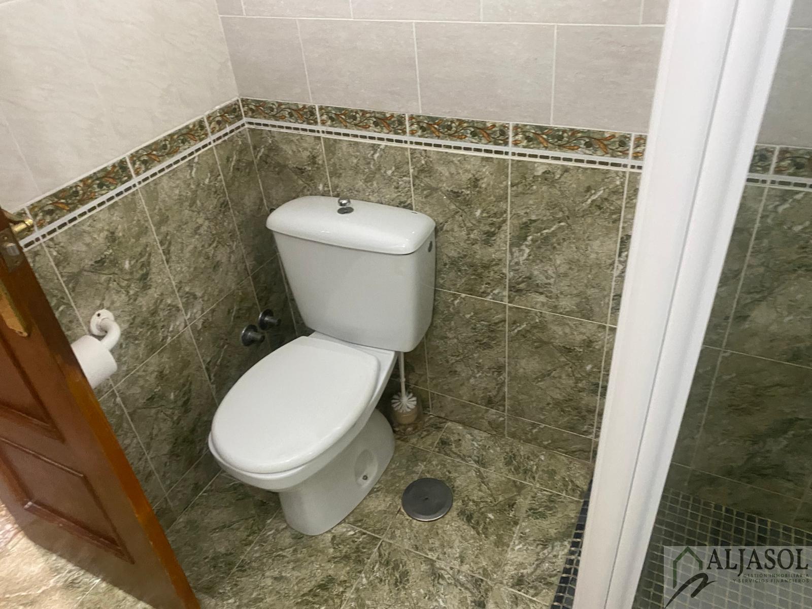 For sale of house in Salteras