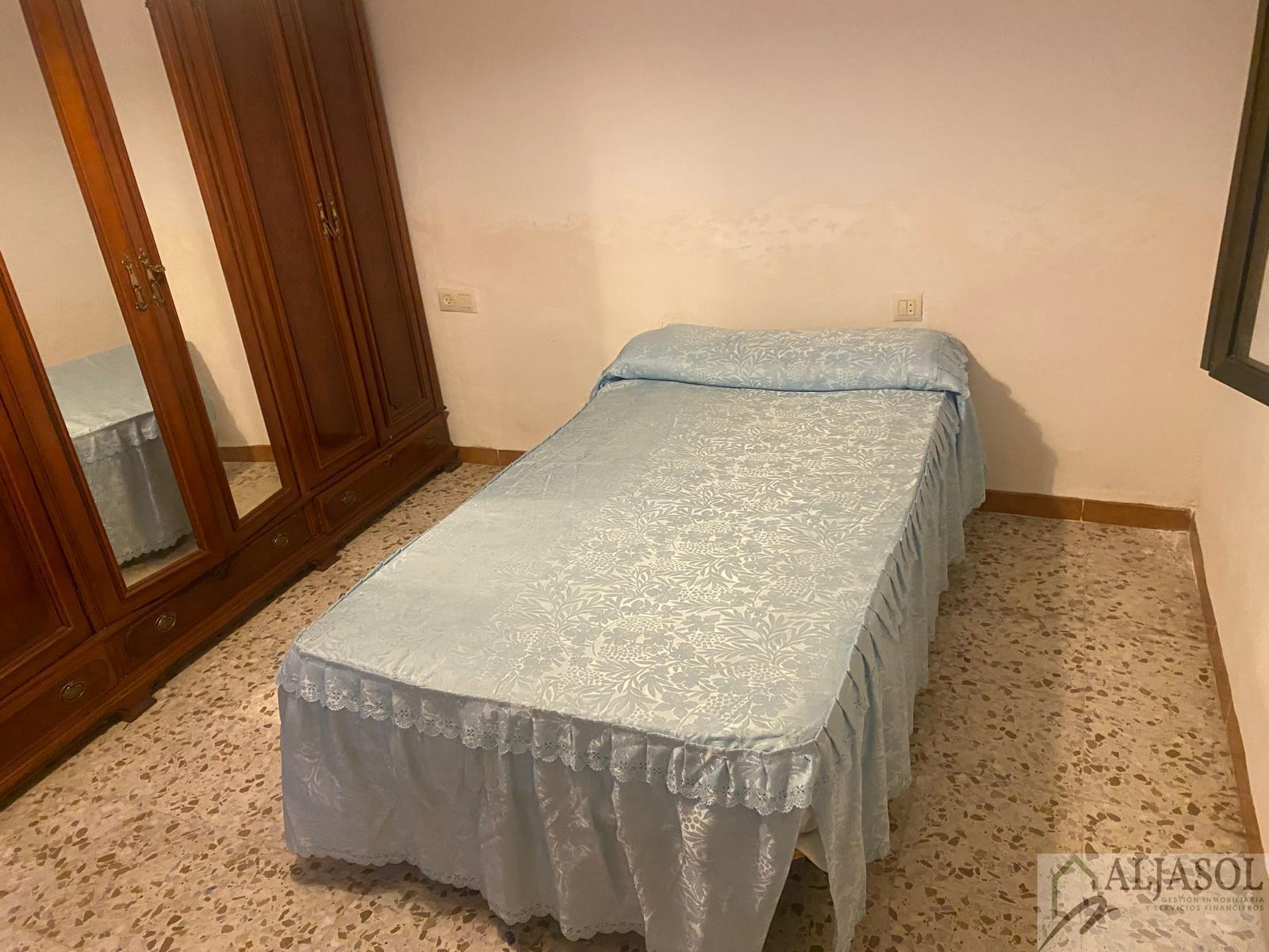 For sale of house in Salteras