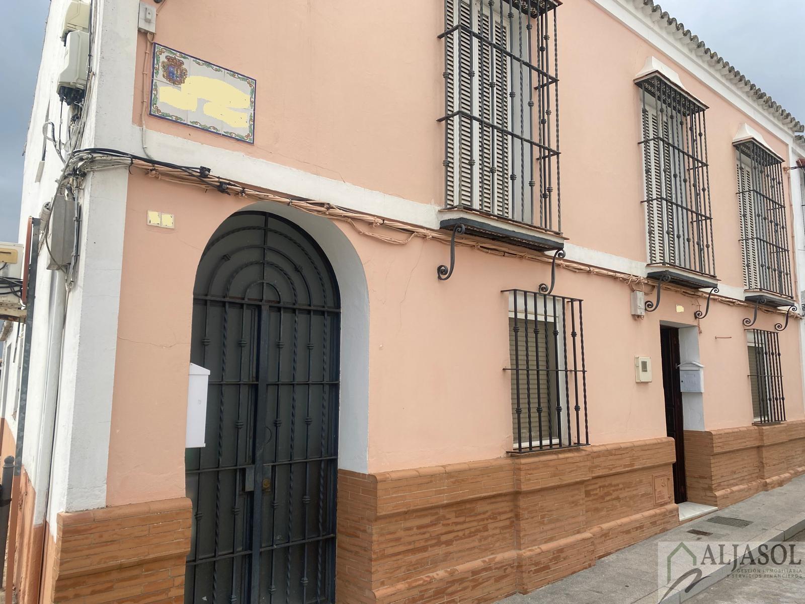 For sale of house in Salteras