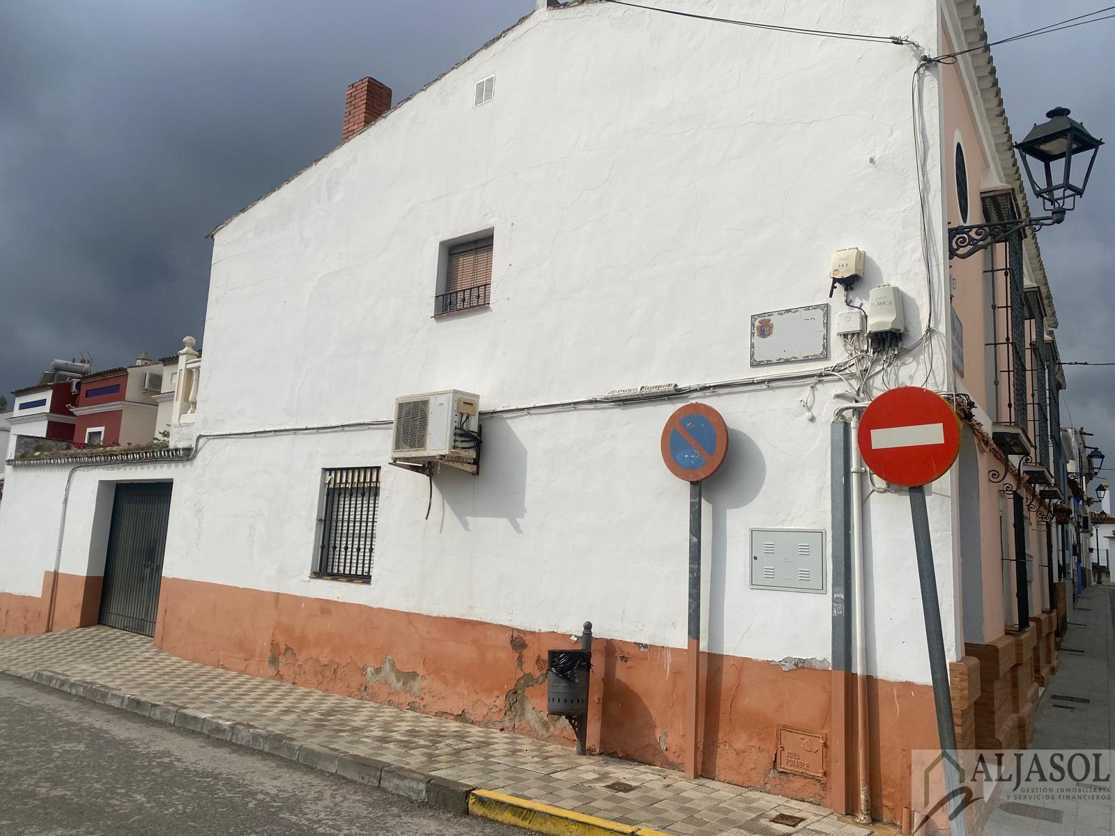 For sale of house in Salteras