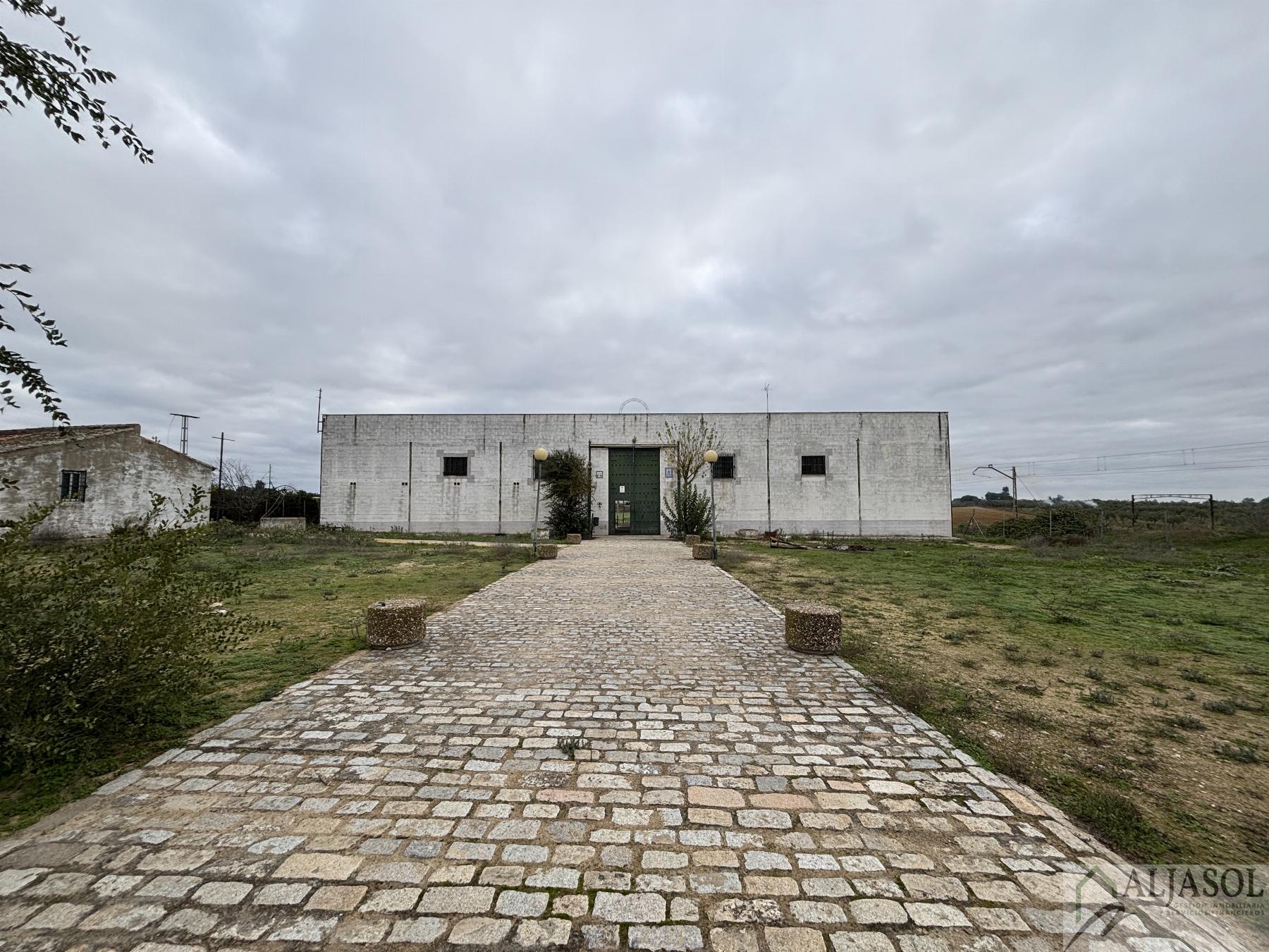 For sale of rural property in Villanueva del Ariscal