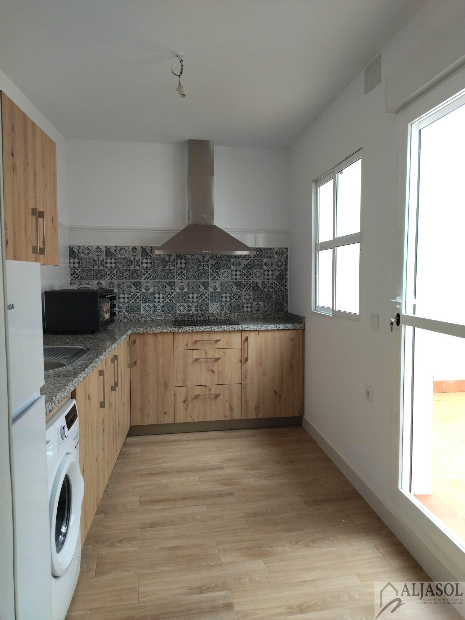 For sale of flat in La Puebla de los Infantes