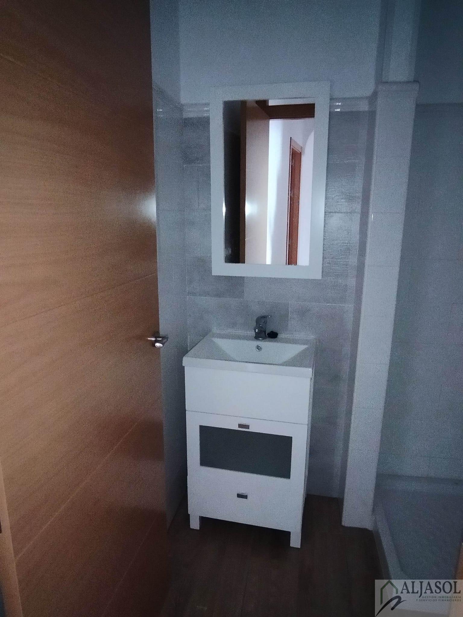 For sale of flat in La Puebla de los Infantes