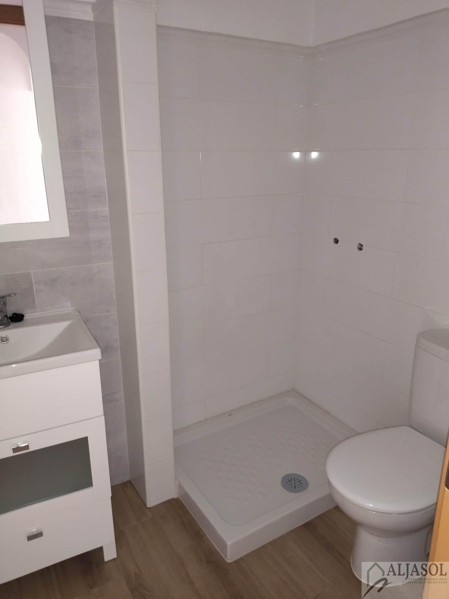 For sale of flat in La Puebla de los Infantes
