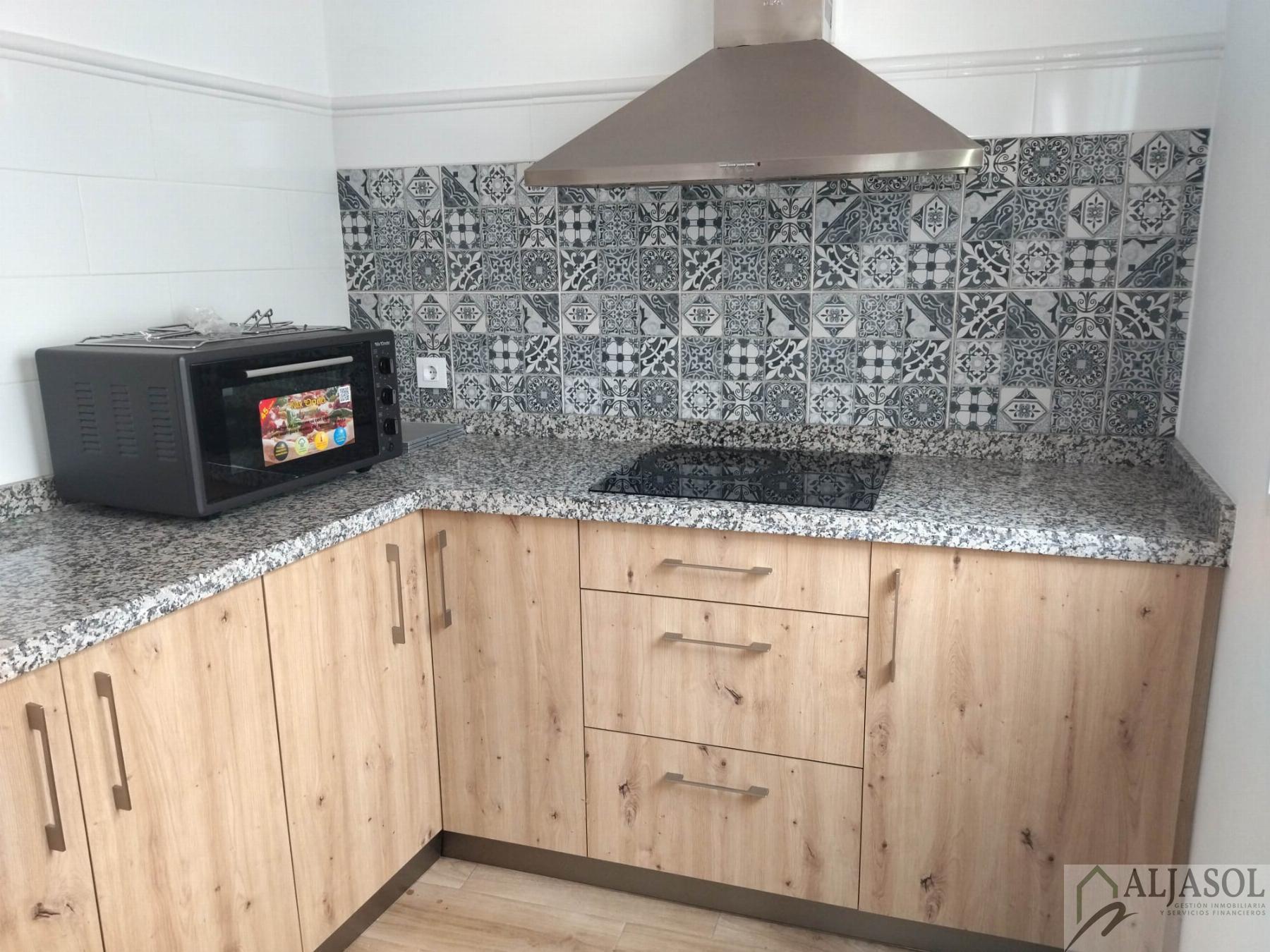 For sale of flat in La Puebla de los Infantes