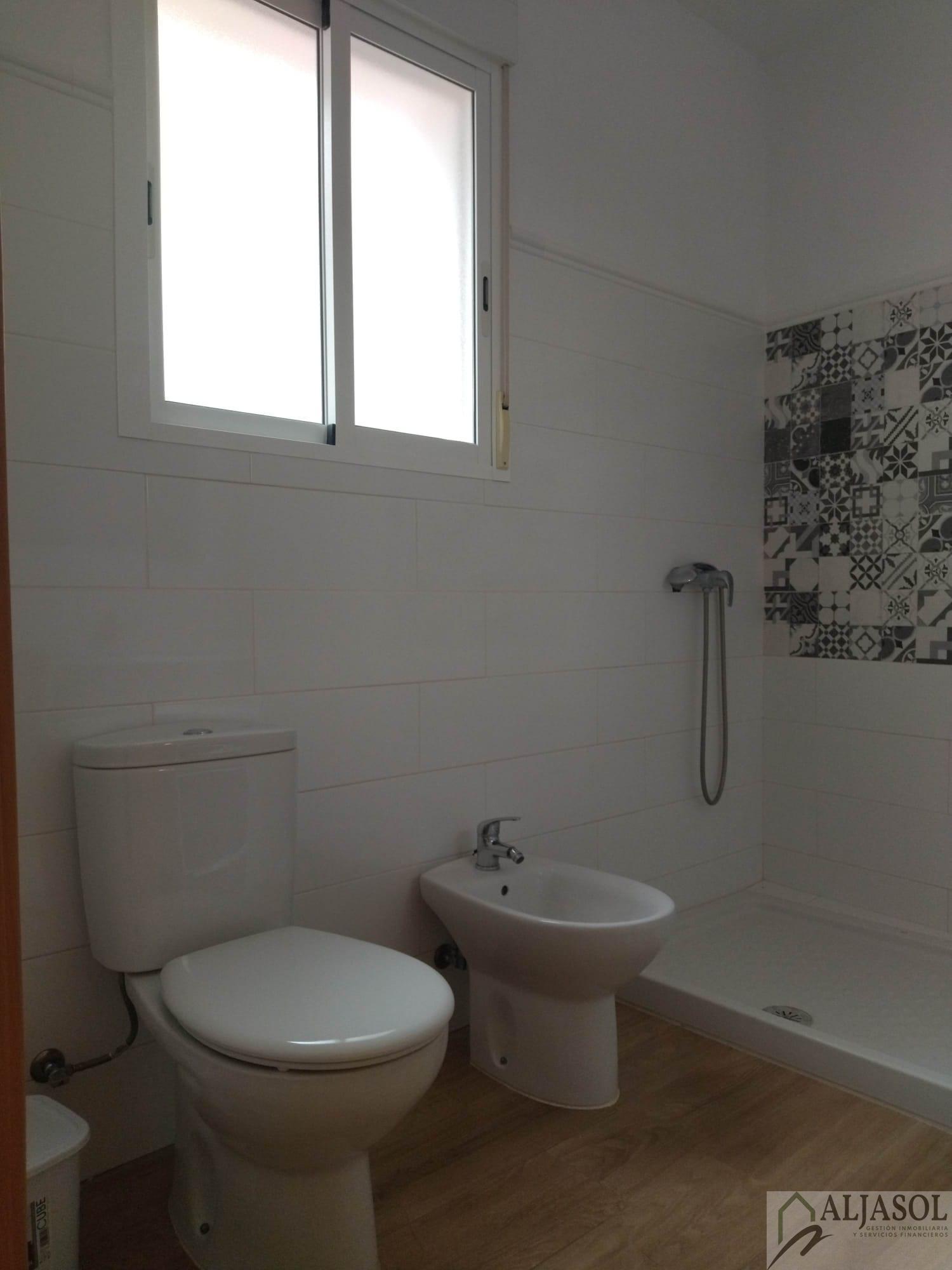 For sale of flat in La Puebla de los Infantes