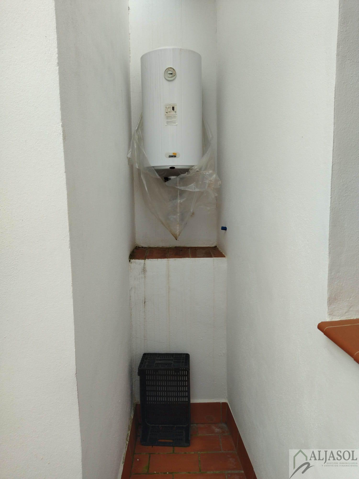 For sale of flat in La Puebla de los Infantes