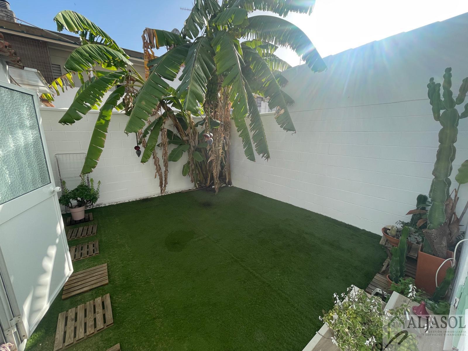 For sale of house in Almensilla