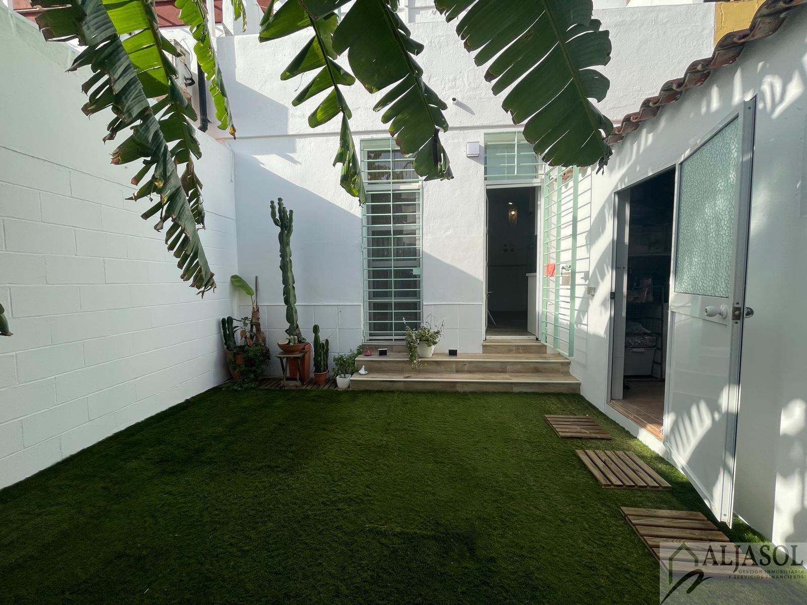 For sale of house in Almensilla