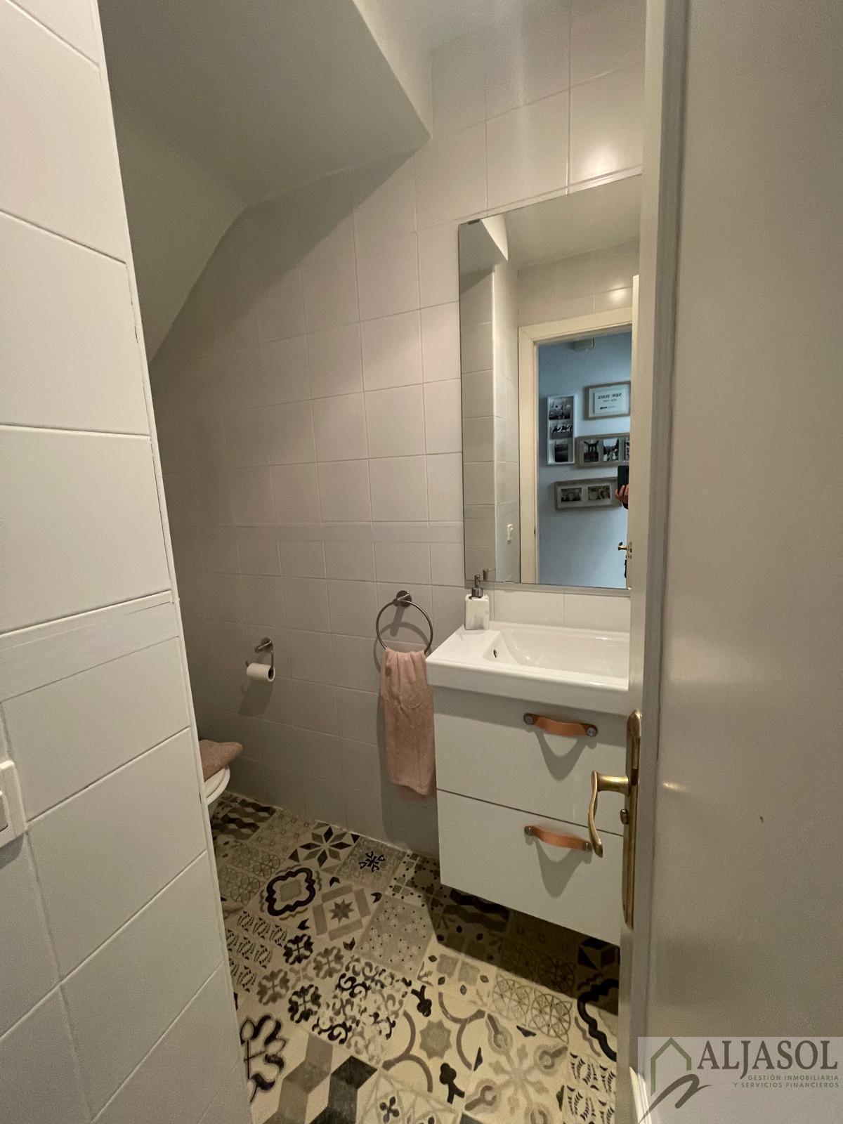 For sale of house in Almensilla