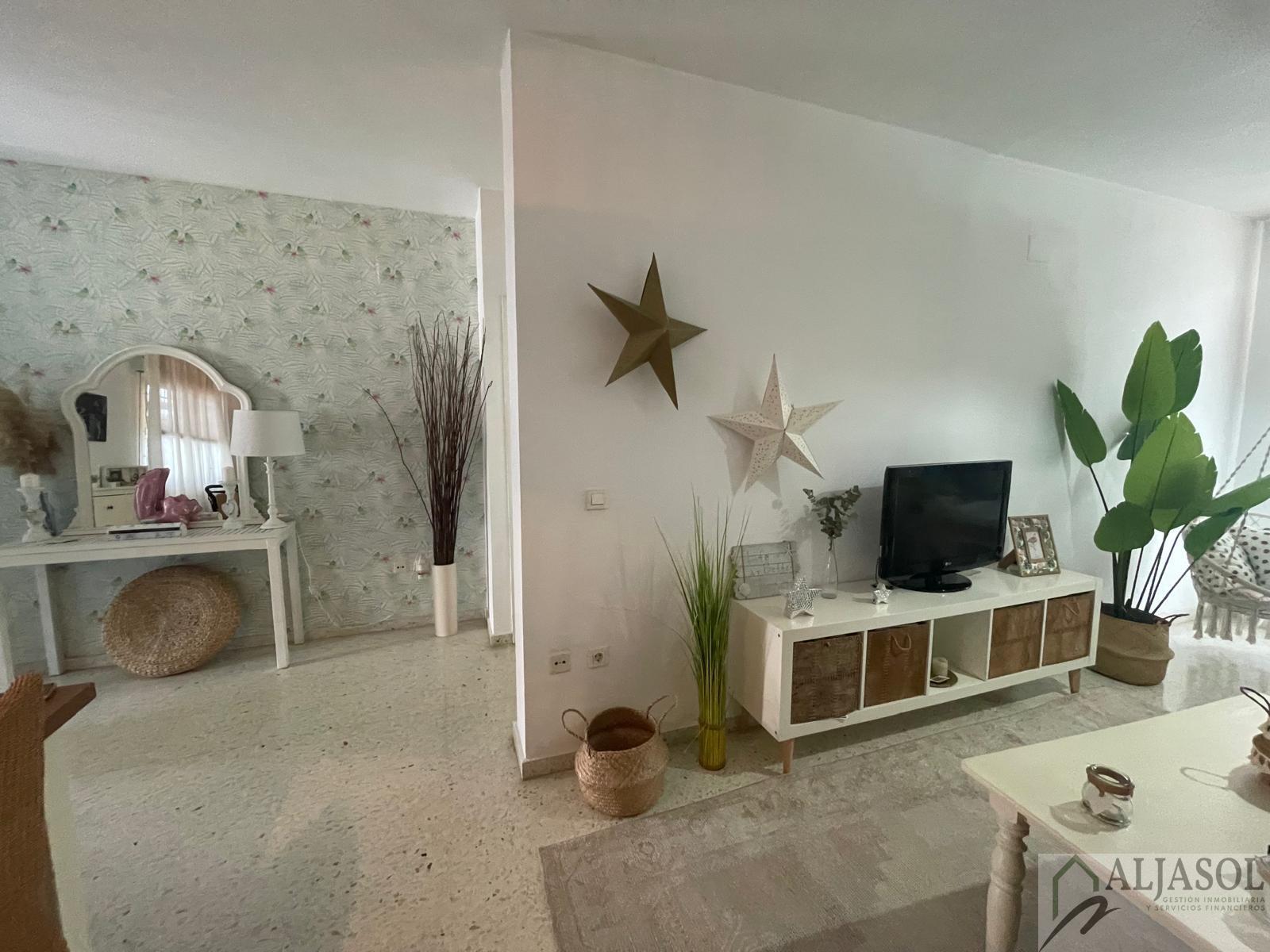 For sale of house in Almensilla