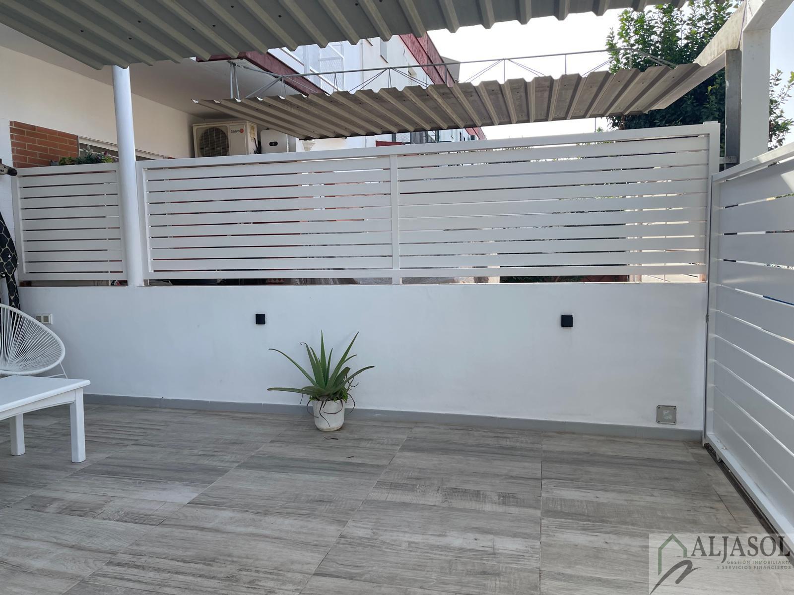 For sale of house in Almensilla