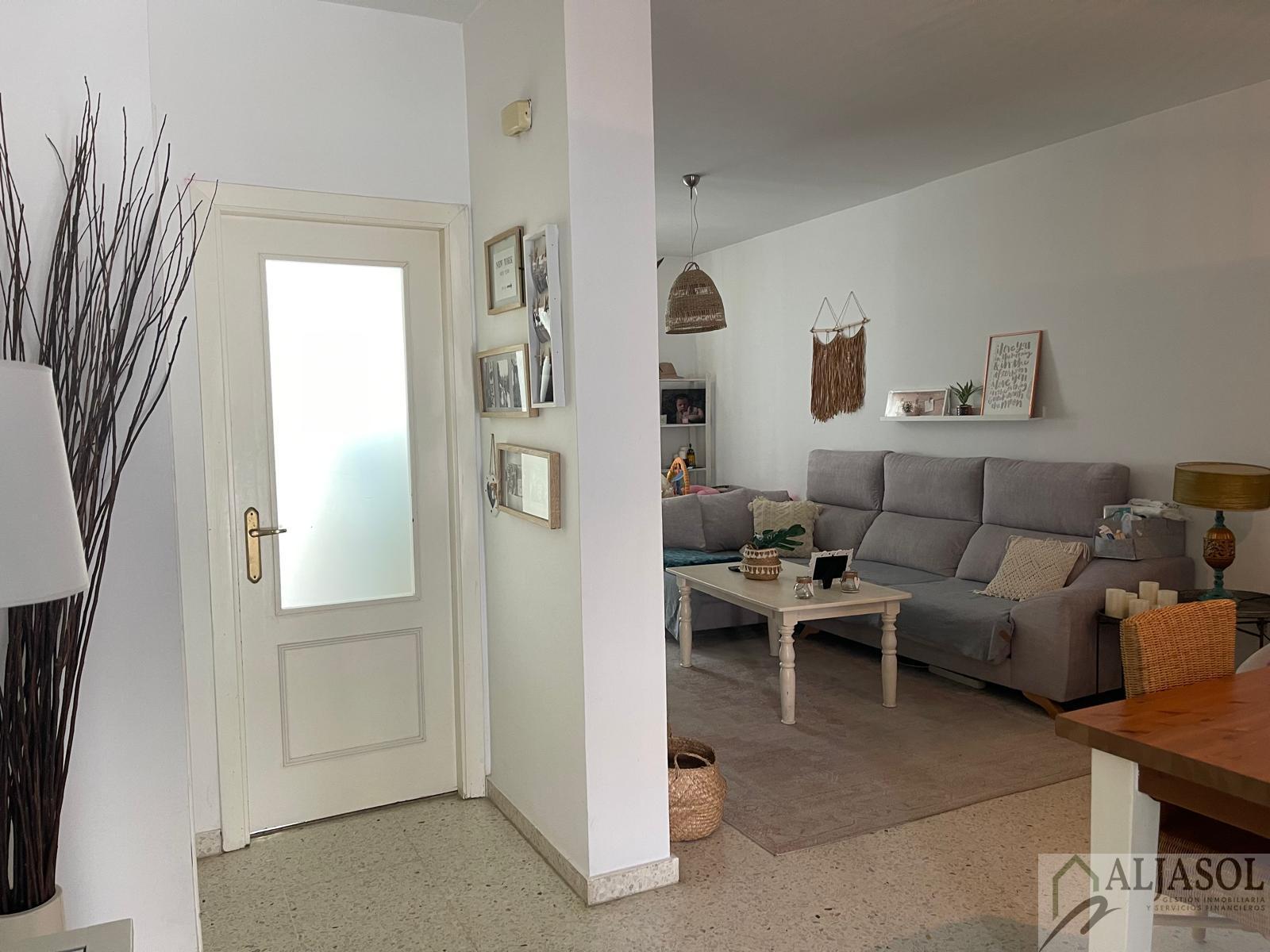 For sale of house in Almensilla