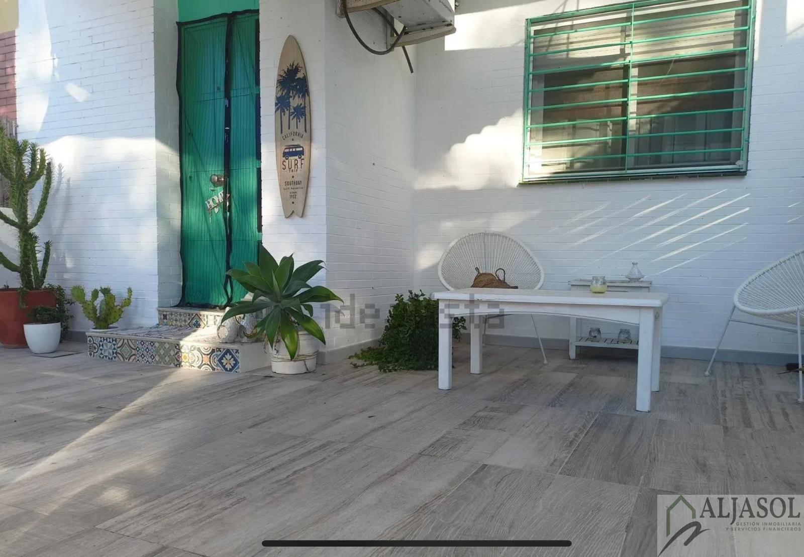 For sale of house in Almensilla