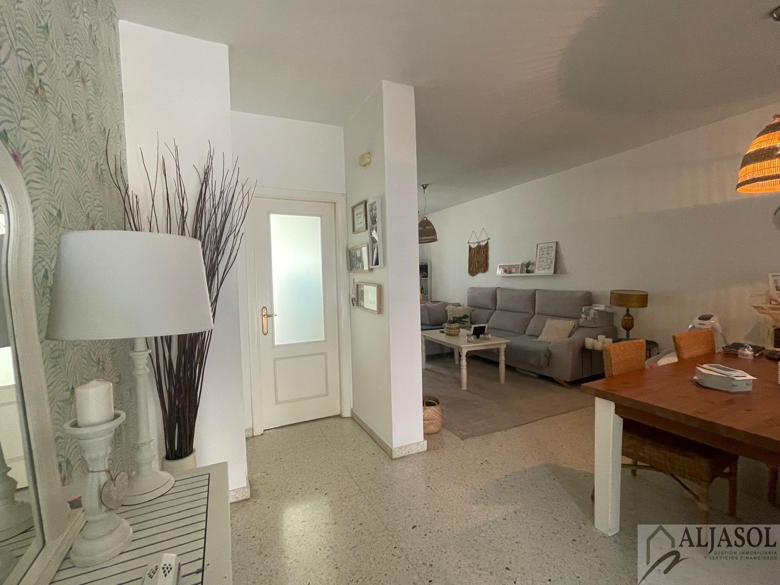 For sale of house in Almensilla