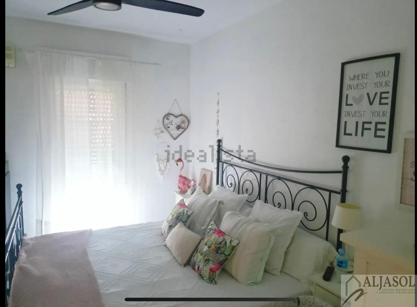 For sale of house in Almensilla