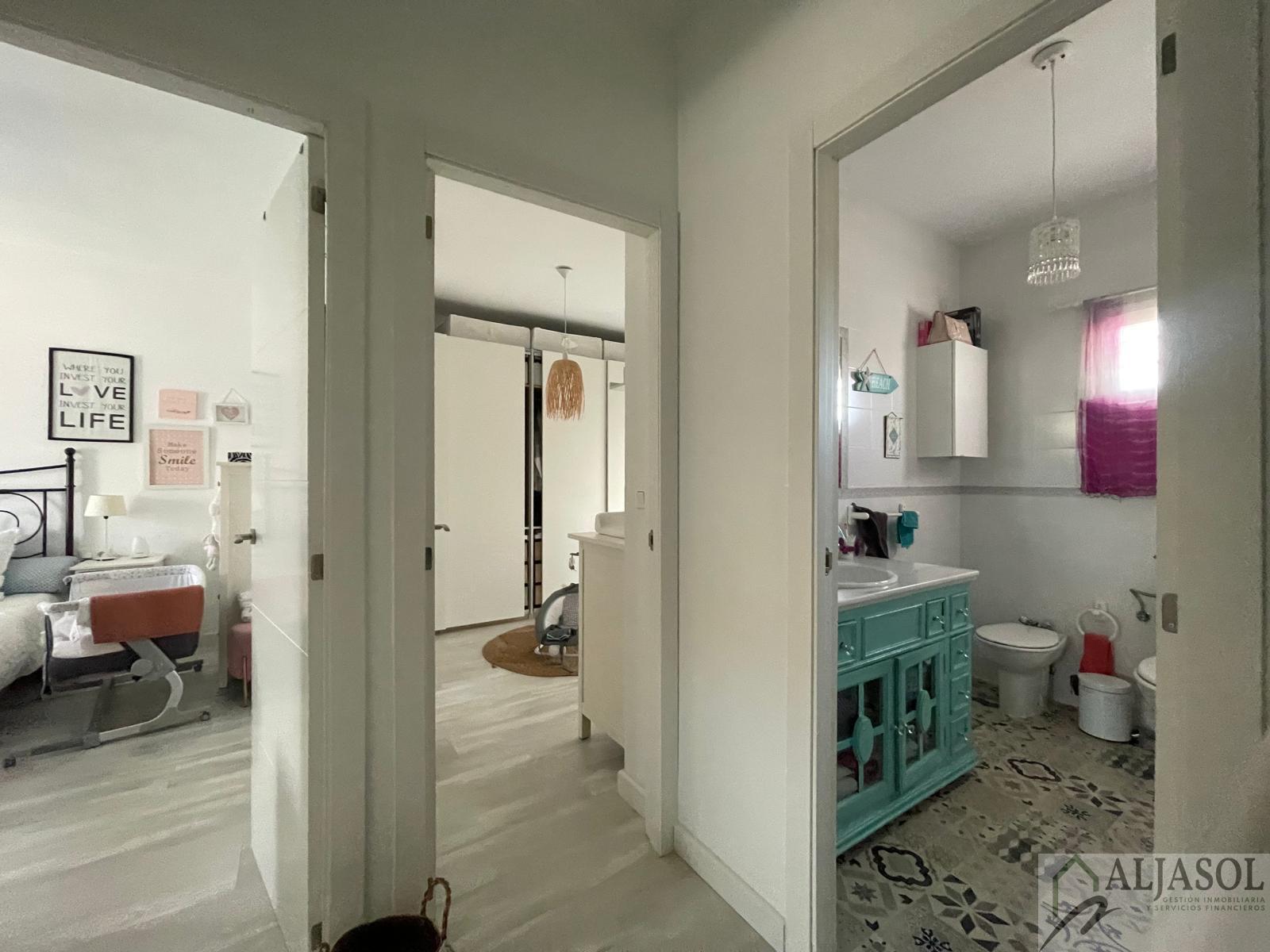 For sale of house in Almensilla
