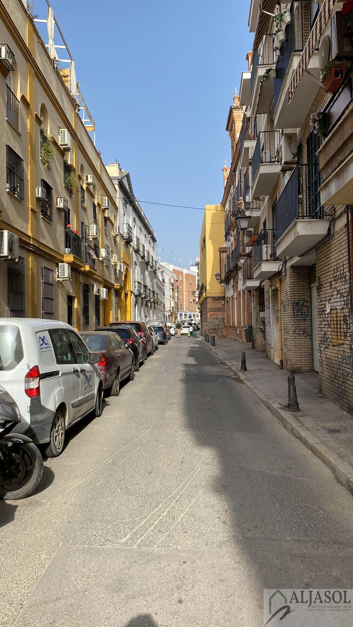 For sale of commercial in Sevilla