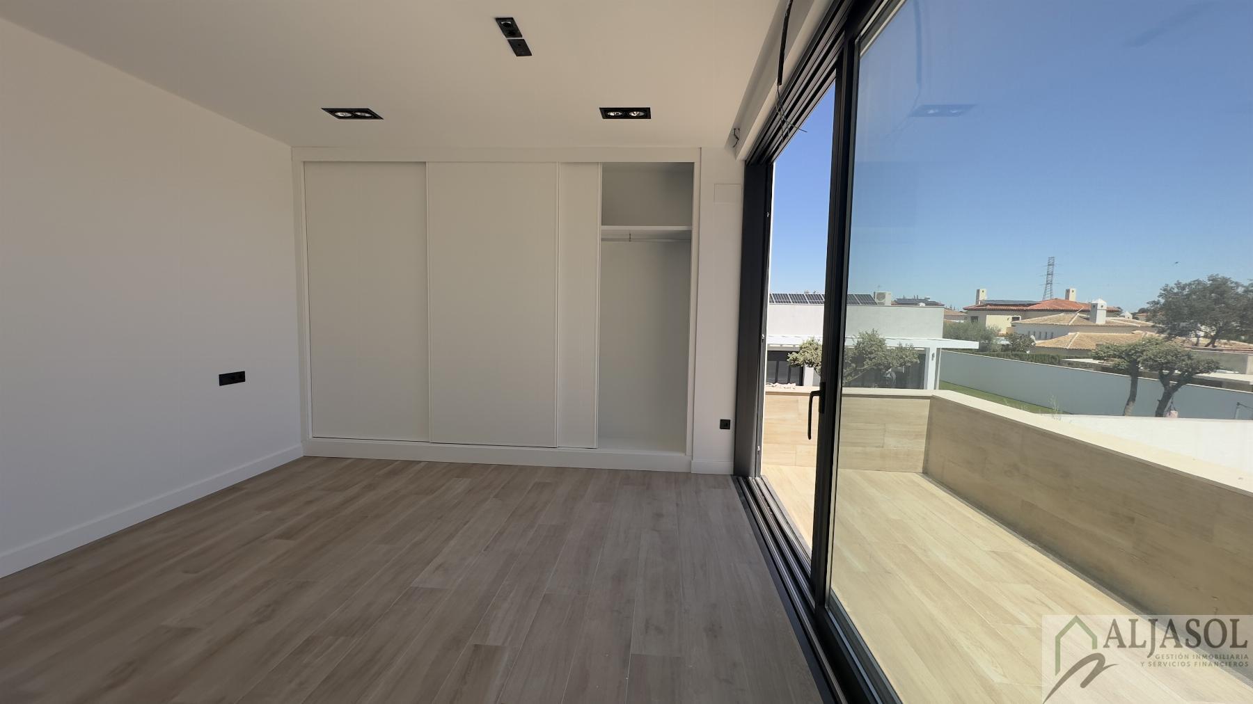 Venta de chalet en Bollullos de la Mitación