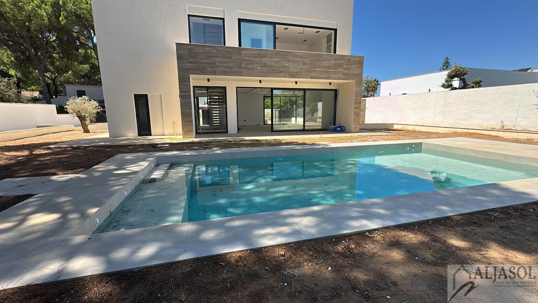 Venta de chalet en Bollullos de la Mitación