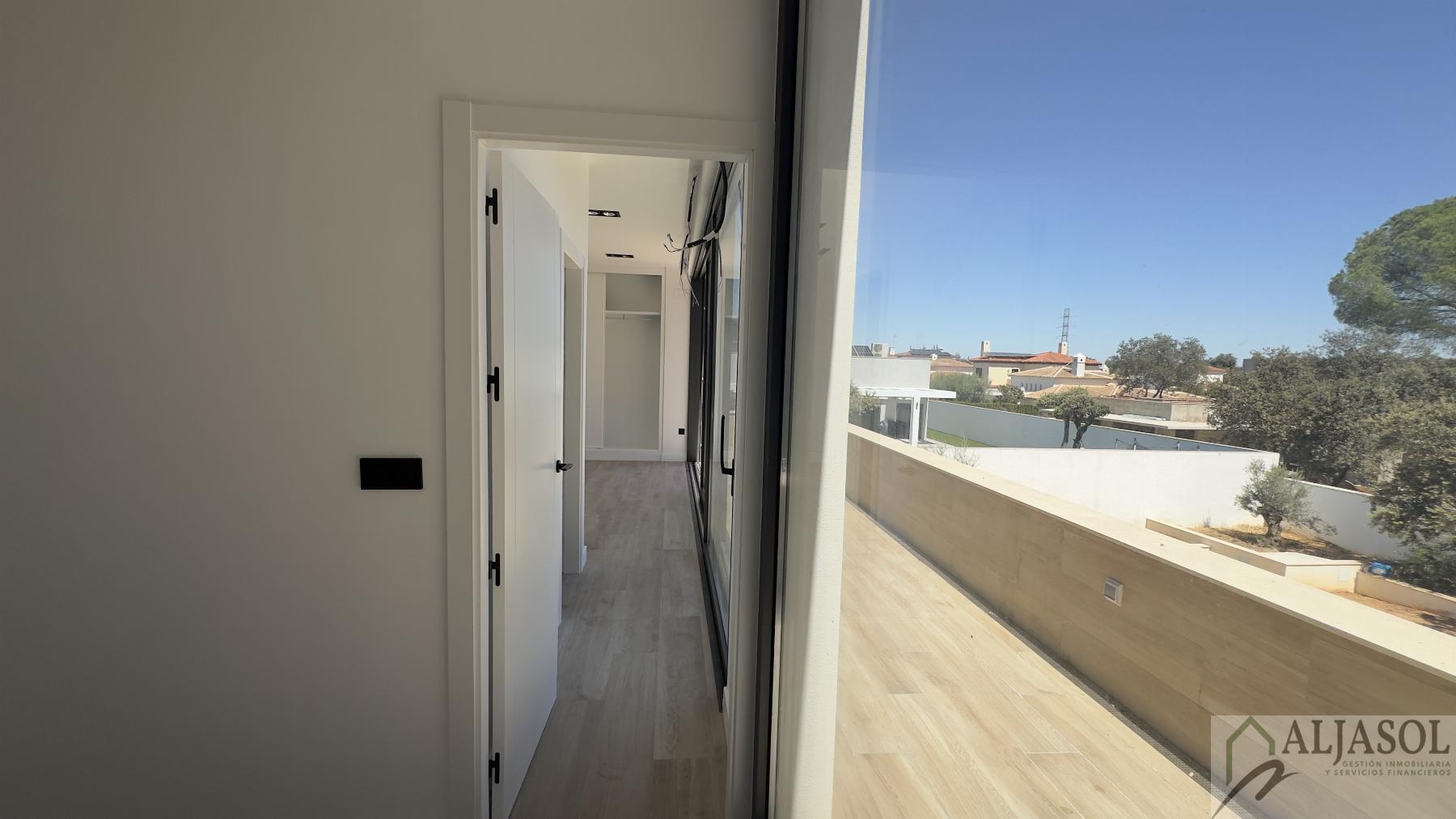 Venta de chalet en Bollullos de la Mitación