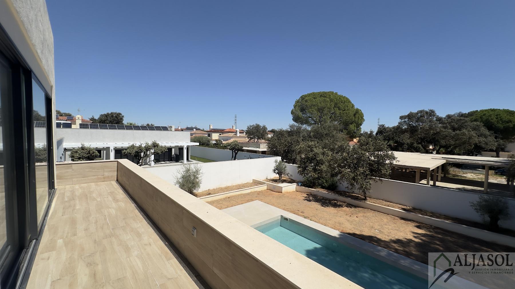 Venta de chalet en Bollullos de la Mitación