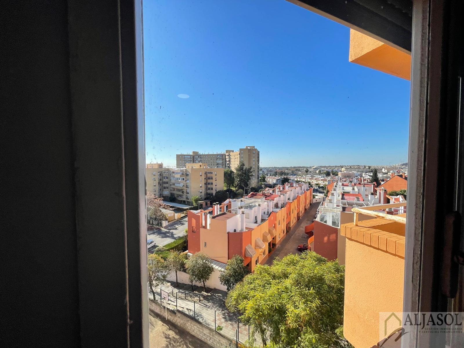 For sale of flat in Tomares
