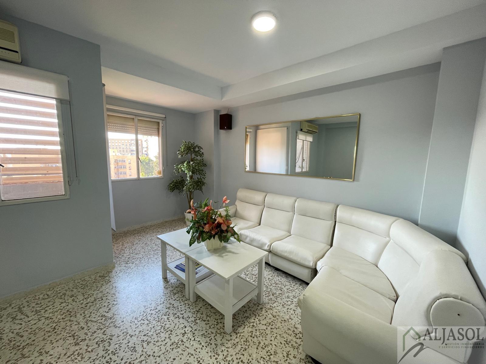 For sale of flat in Tomares