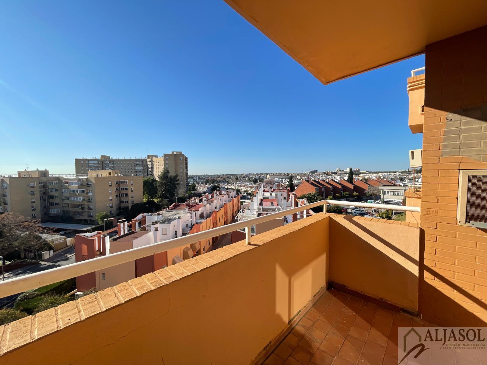 For sale of flat in Tomares