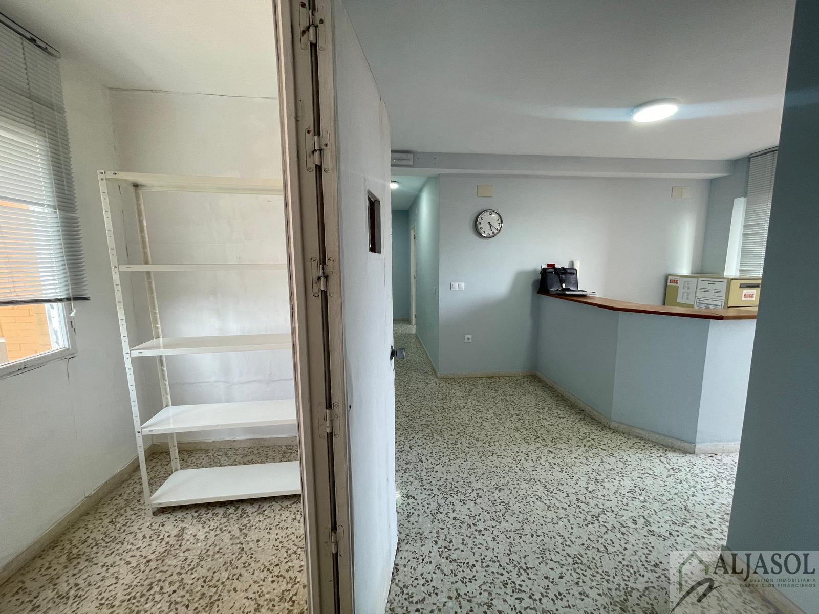 For sale of flat in Tomares