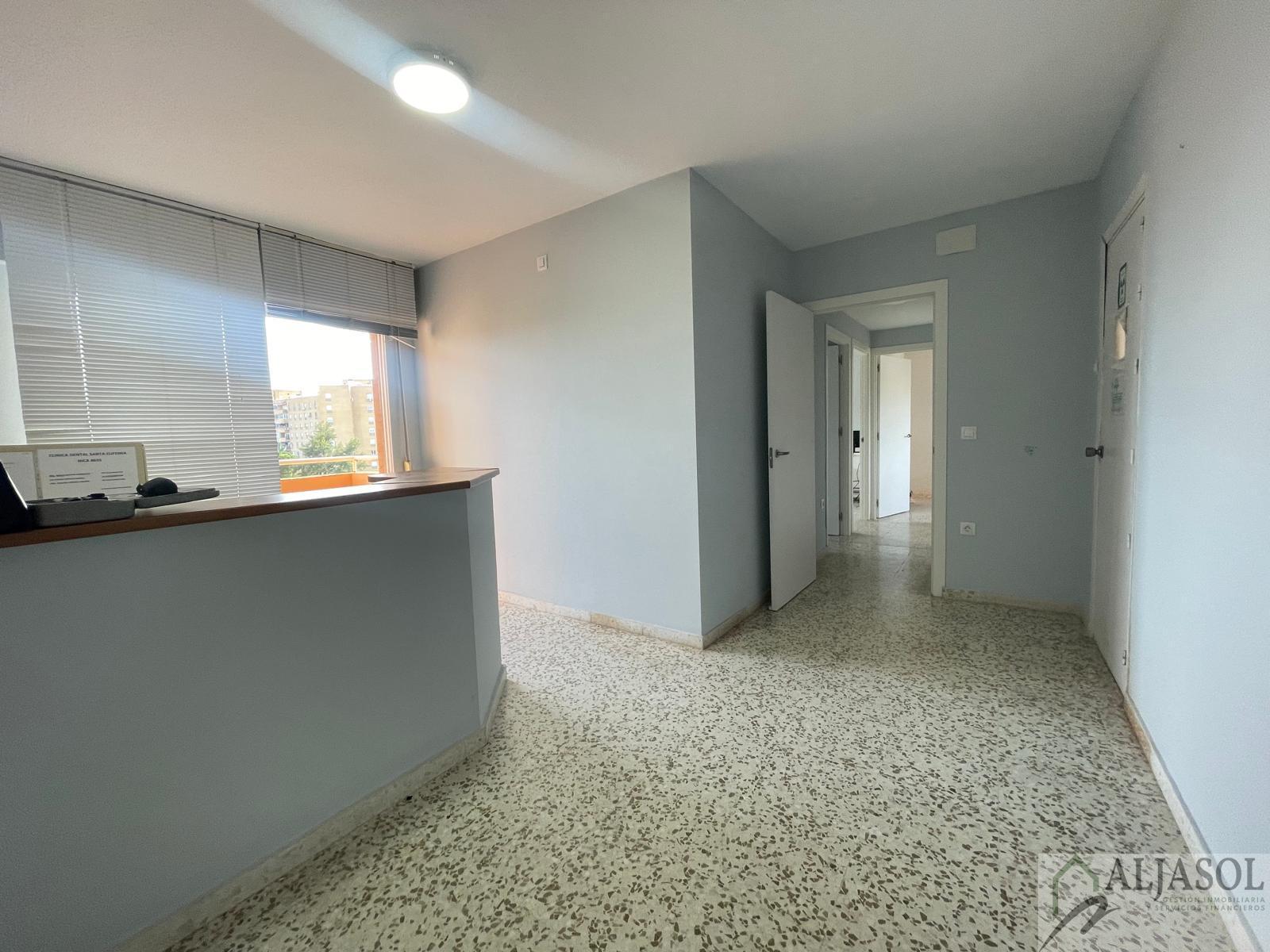 For sale of flat in Tomares