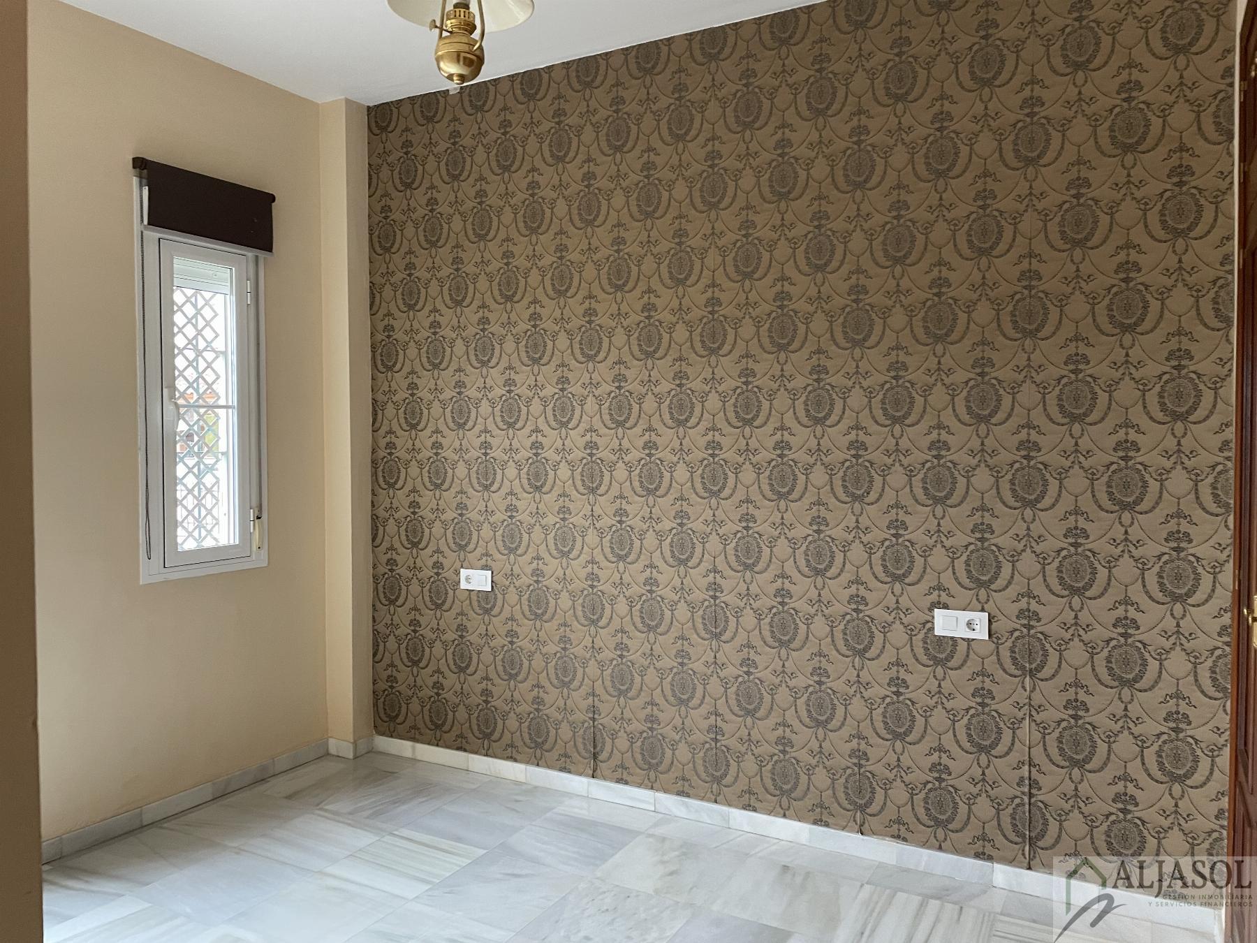 For sale of house in Salteras