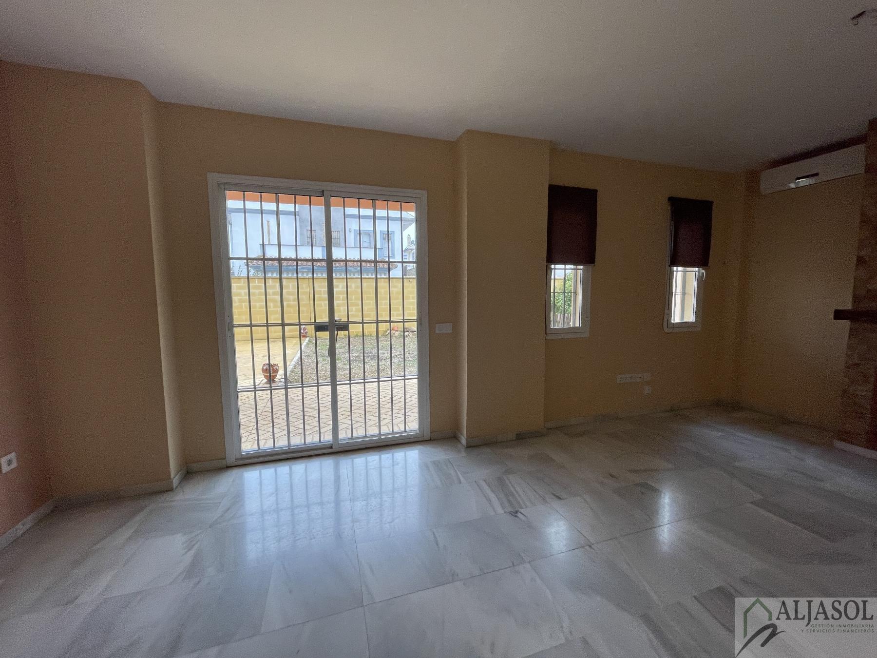 For sale of house in Salteras