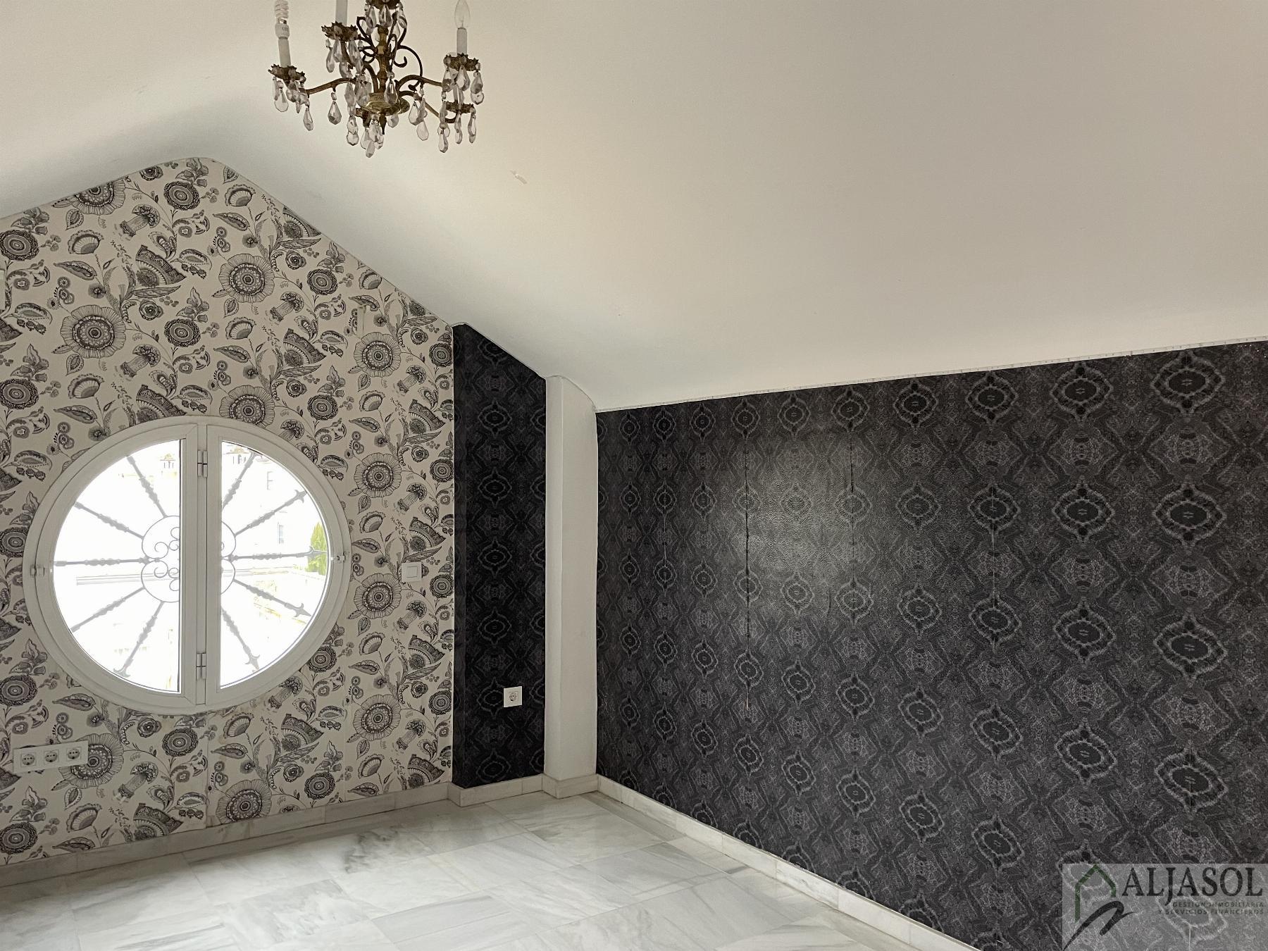 For sale of house in Salteras