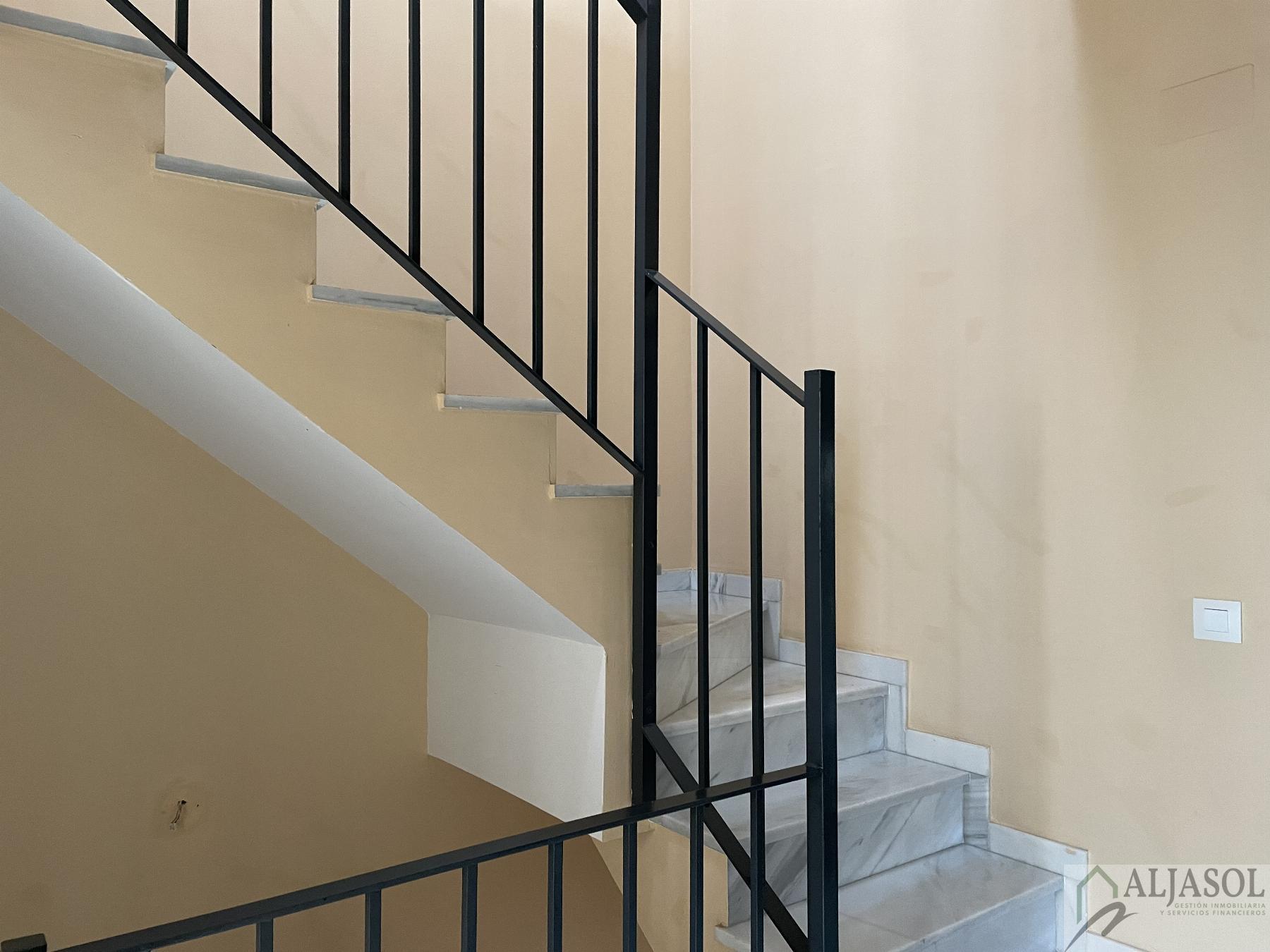 For sale of house in Salteras